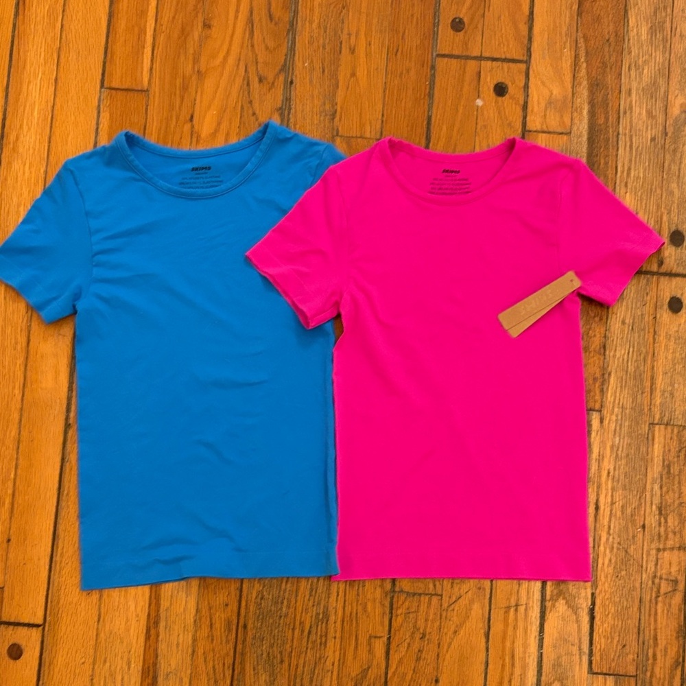 SKIMS Soft Smooth Seamless Tshirt🩷💙